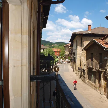 فندق M&uga Hotela