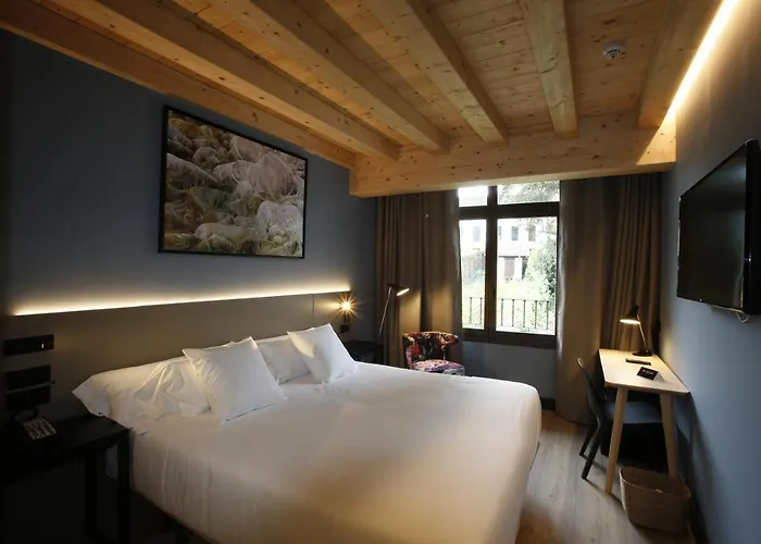 M&uga Hotela Szálloda 2*