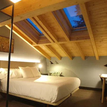 Hotel M&uga Hotela 2*